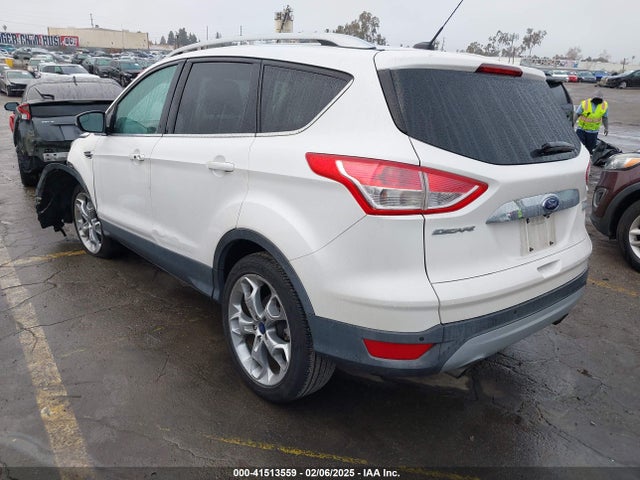 1FMCU0JX5EUC22431 Ford Escape Titanium