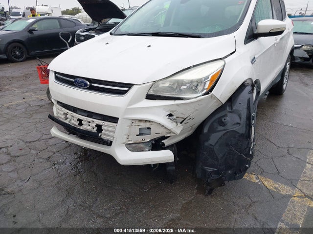 1FMCU0JX5EUC22431 Ford Escape Titanium