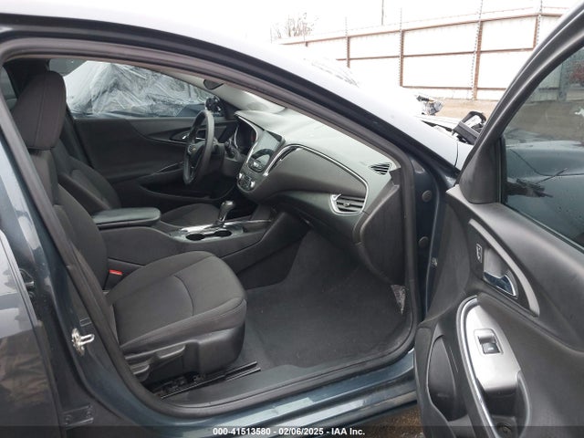 1G1ZD5ST4KF141307 Chevrolet MALIBU LT