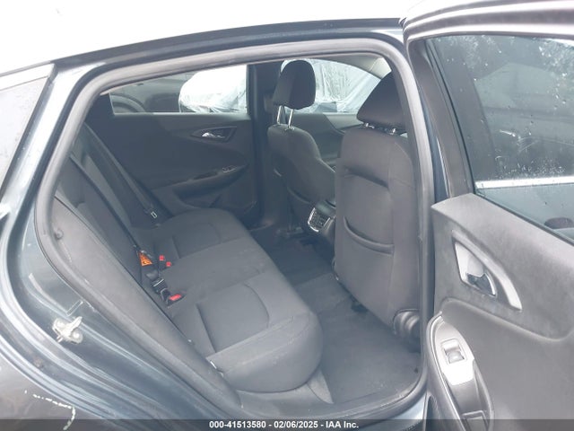 1G1ZD5ST4KF141307 Chevrolet MALIBU LT