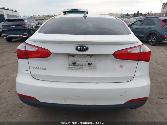 KIA FORTE LX 2016 KNAFK4A6XG5574372 Image 17