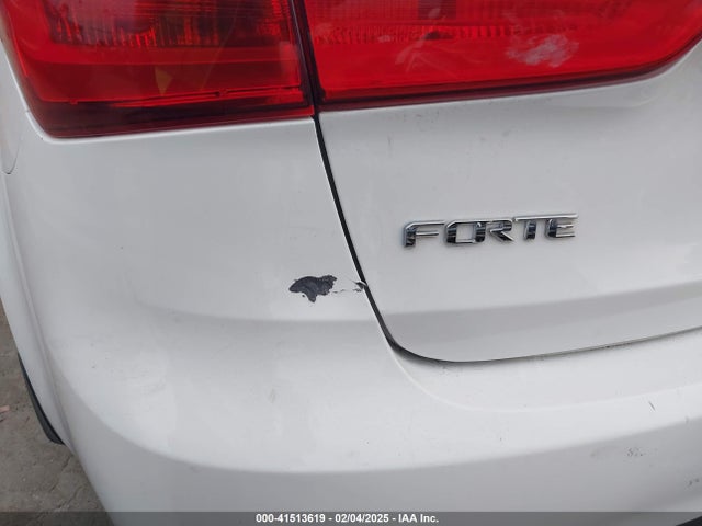 KIA FORTE LX 2016 KNAFK4A6XG5574372 Image 18