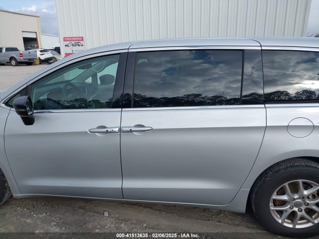 Chrysler Pacifica Touring L 2024 2C4RC1BG5RR162837 Image 14