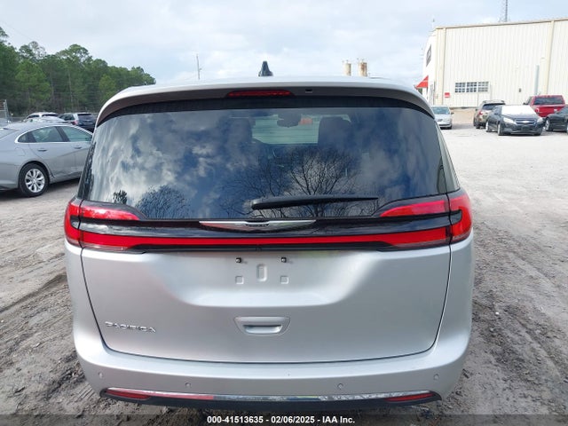 Chrysler Pacifica Touring L 2024 2C4RC1BG5RR162837 Image 16