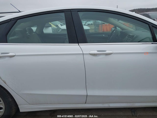 Ford FUSION S 2019 3FA6P0G72KR268355 Image 14