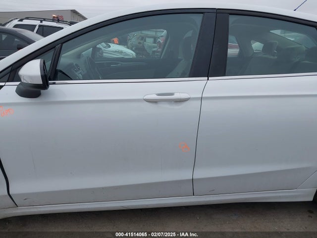 Ford FUSION S 2019 3FA6P0G72KR268355 Image 15
