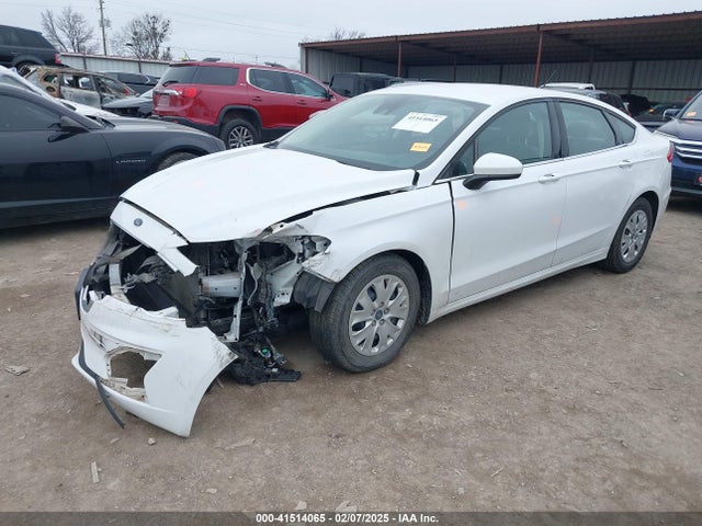 Ford FUSION S 2019 3FA6P0G72KR268355 Image 2