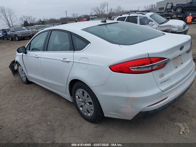 Ford FUSION S 2019 3FA6P0G72KR268355 Image 3