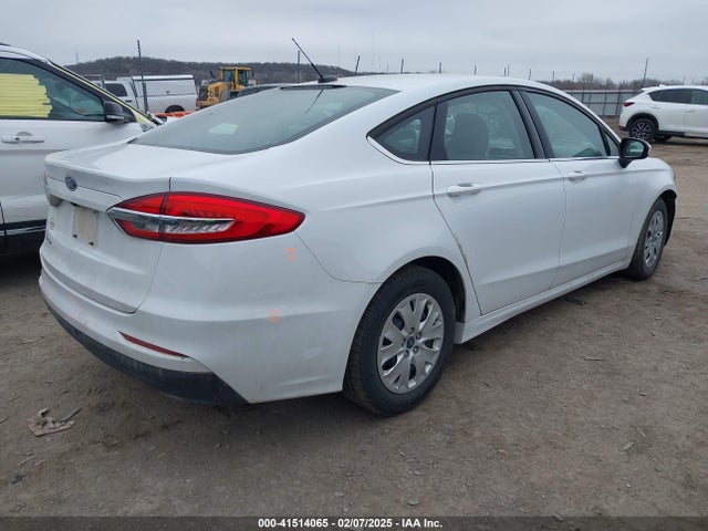 Ford FUSION S 2019 3FA6P0G72KR268355 Image 4