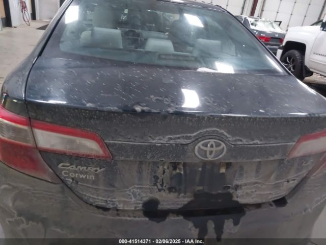 4T1BD1FK5EU134400 Toyota Camry Hybrid Le
