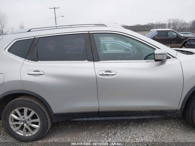 JN8AT2MV4HW018818 Nissan ROGUE SV