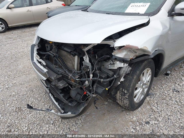 JN8AT2MV4HW018818 Nissan ROGUE SV