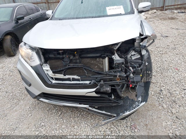 JN8AT2MV4HW018818 Nissan ROGUE SV