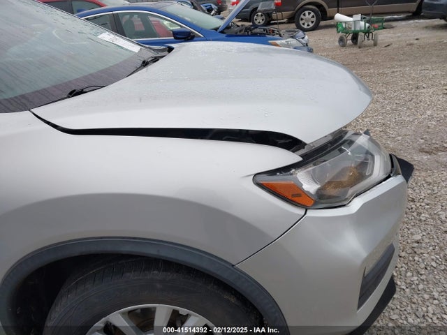 JN8AT2MV4HW018818 Nissan ROGUE SV