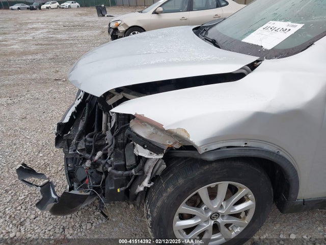 JN8AT2MV4HW018818 Nissan ROGUE SV