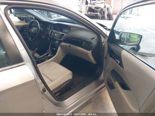 Honda ACCORD LX 2017 1HGCR2F38HA115016 Image 5
