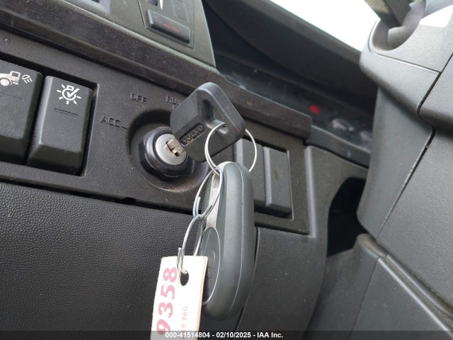41514804 :رقم المزاد ، 4V4WC9EH1RN629758 vin ، 2024 Volvo Vnr مزاد بيع