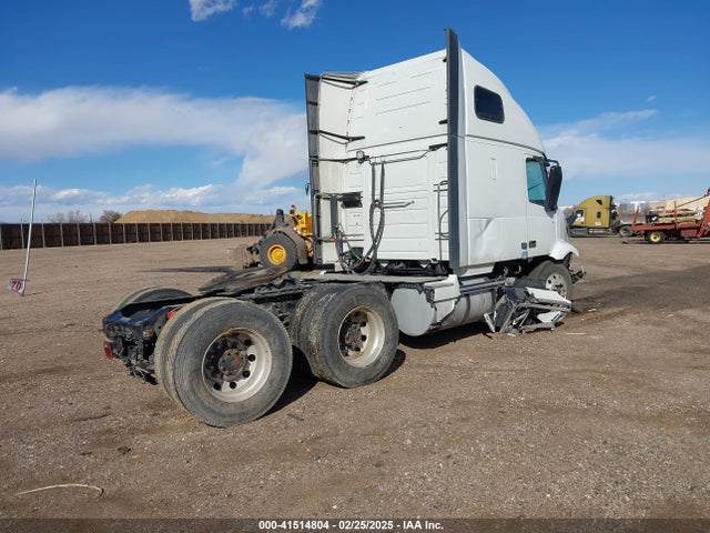 41514804 :رقم المزاد ، 4V4WC9EH1RN629758 vin ، 2024 Volvo Vnr مزاد بيع