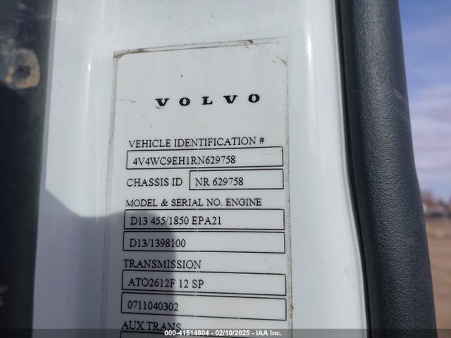 41514804 :رقم المزاد ، 4V4WC9EH1RN629758 vin ، 2024 Volvo Vnr مزاد بيع