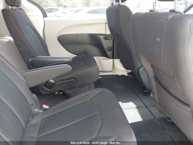 2C4RC1CG2PR610558 Chrysler Voyager Lx