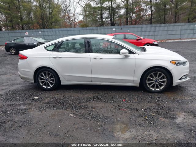 3FA6P0HD0HR156246 Ford FUSION SE