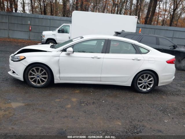 3FA6P0HD0HR156246 Ford FUSION SE