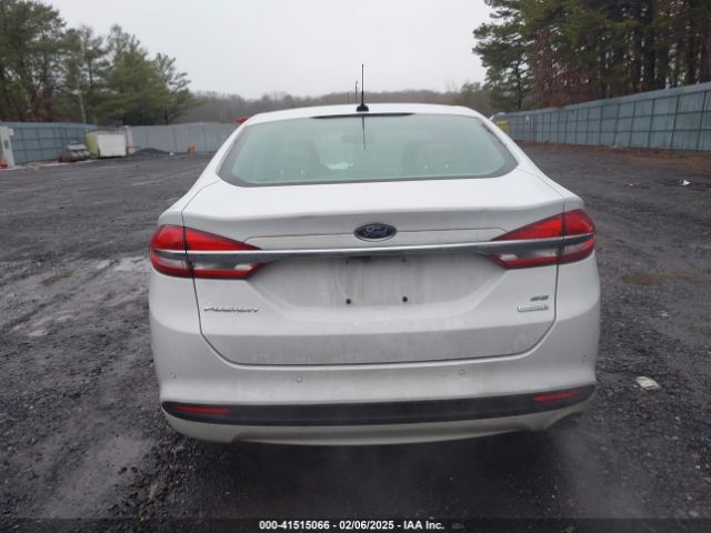 3FA6P0HD0HR156246 Ford FUSION SE