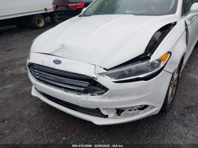 3FA6P0HD0HR156246 Ford FUSION SE