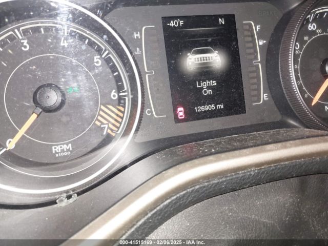 1C4PJLCB8FW590013 Jeep Cherokee Latitude
