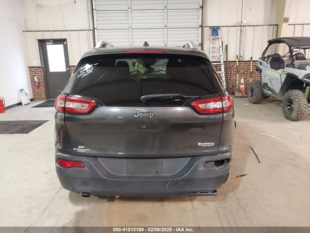 1C4PJLCB8FW590013 Jeep Cherokee Latitude