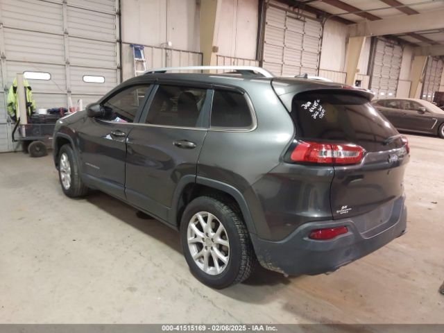 1C4PJLCB8FW590013 Jeep Cherokee Latitude