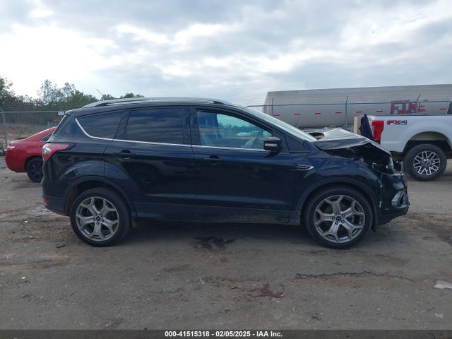 1FMCU0JD3HUD38933 Ford Escape Titanium