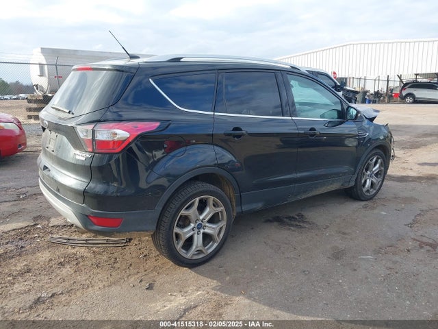 1FMCU0JD3HUD38933 Ford Escape Titanium