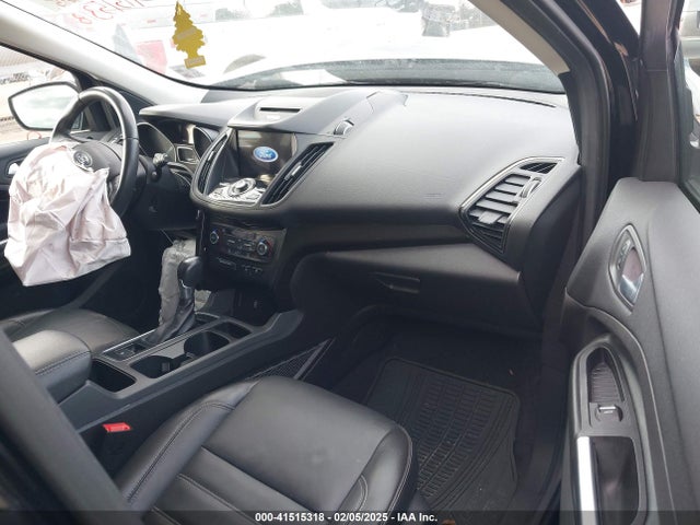 1FMCU0JD3HUD38933 Ford Escape Titanium