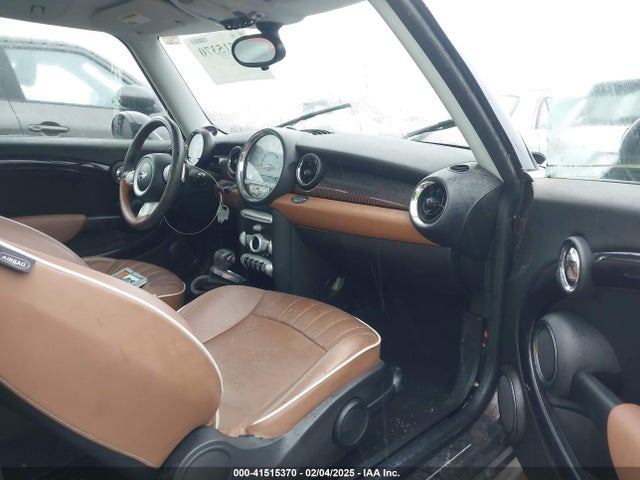 2010 MINI COOPER S WMWMF7C53ATZ72401 Photo 4