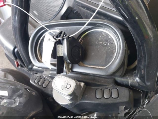 2018 HARLEY-DAVIDSON FLTRX 1HD1KHC1XJB646345 Photo 10