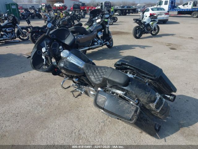 2018 HARLEY-DAVIDSON FLTRX 1HD1KHC1XJB646345 Photo 2