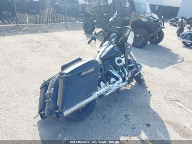 2018 HARLEY-DAVIDSON FLTRX 1HD1KHC1XJB646345 Photo 3