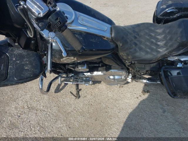 2018 HARLEY-DAVIDSON FLTRX 1HD1KHC1XJB646345 Photo 8