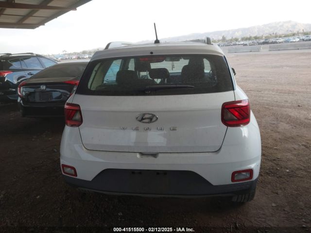 KMHRC8A38PU215372 Hyundai Venue Sel