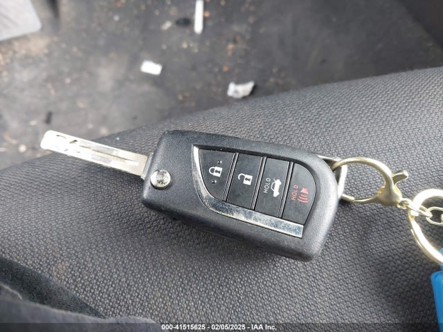 5YFEPMAE2MP183559 Toyota COROLLA LE
