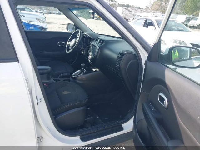 KIA SOUL + 2018 KNDJP3A50J7888611 Image 5