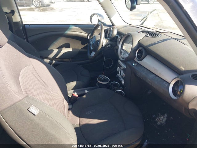 2007 MINI COOPER WMWMF335X7TL78003 Photo 4