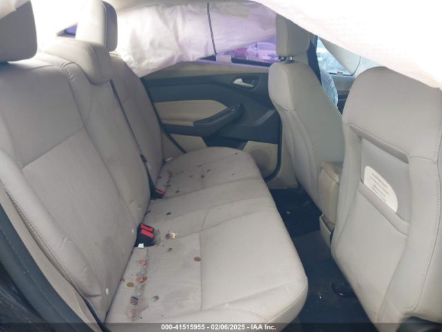 1FADP3F20JL245491 Ford FOCUS SE