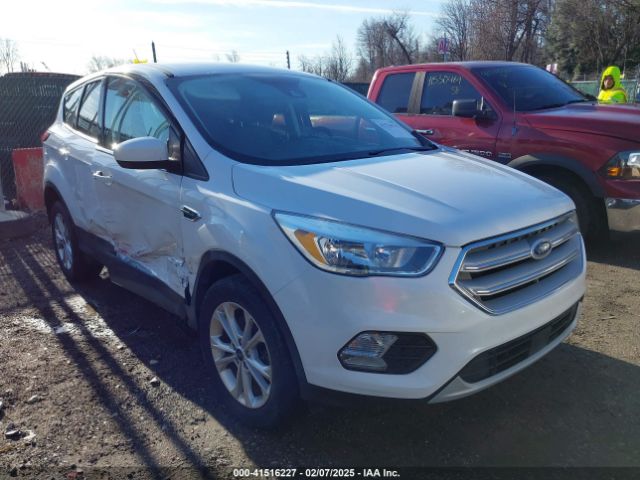 1FMCU9GD5KUB53916 Ford ESCAPE SE