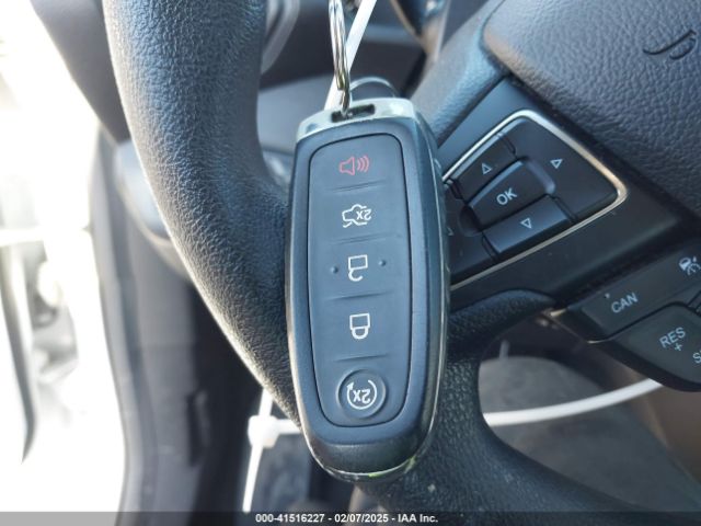 1FMCU9GD5KUB53916 Ford ESCAPE SE