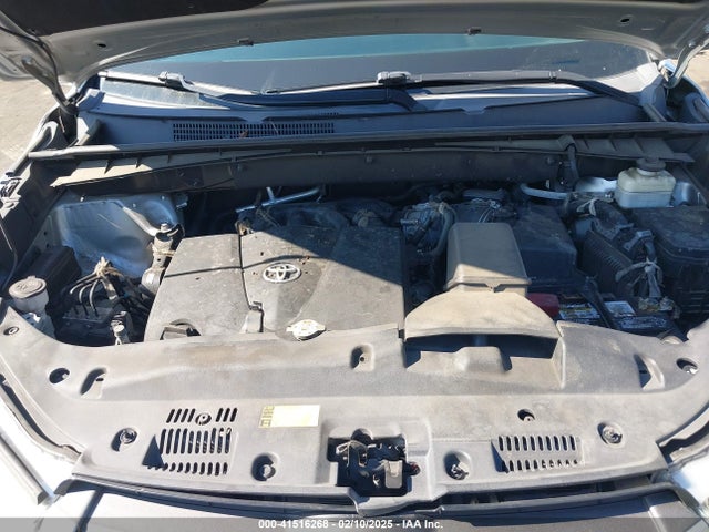 5TDZZRFH7JS276687 Toyota Highlander Le