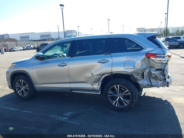 5TDZZRFH7JS276687 Toyota Highlander Le