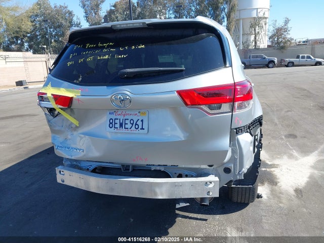 5TDZZRFH7JS276687 Toyota Highlander Le
