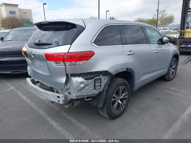 5TDZZRFH7JS276687 Toyota Highlander Le